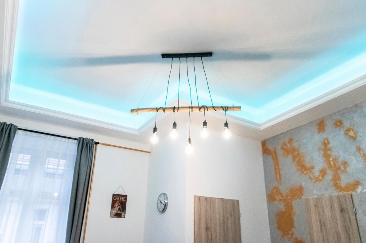 Astoria Tiny Apartment Budapest Luaran gambar