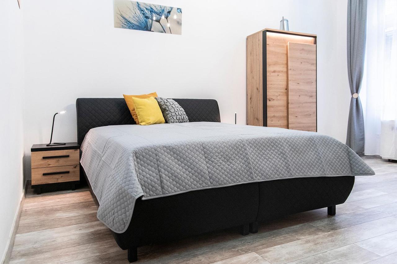 Astoria Tiny Apartment Budapest Luaran gambar
